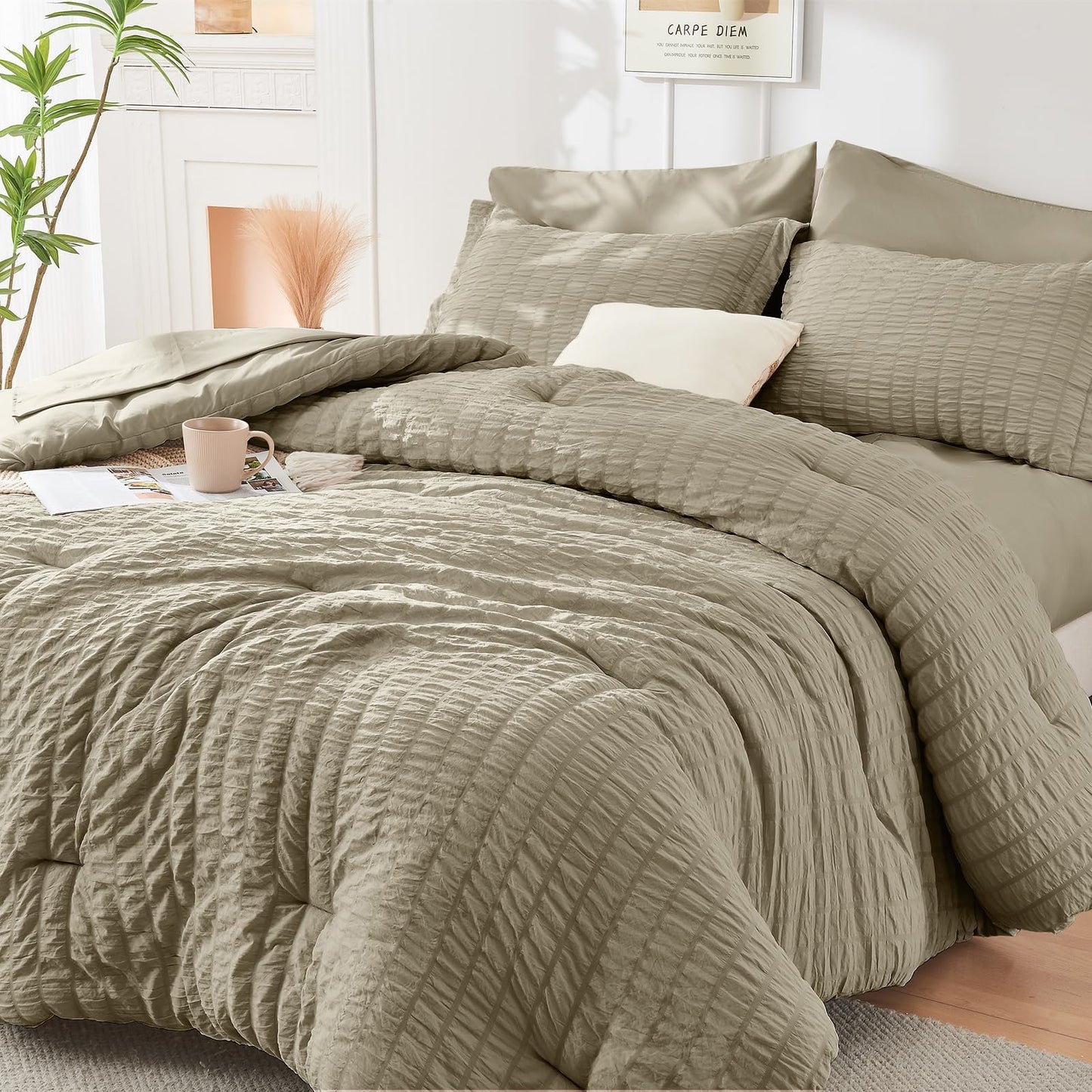 HYMOKEGE Black California King Comforter Set Seersucker 7 Pieces, All Season Luxury Bed in a Bag for Bedroom, Bedding Set with Comforters, Sheets, Pillowcases & Shams