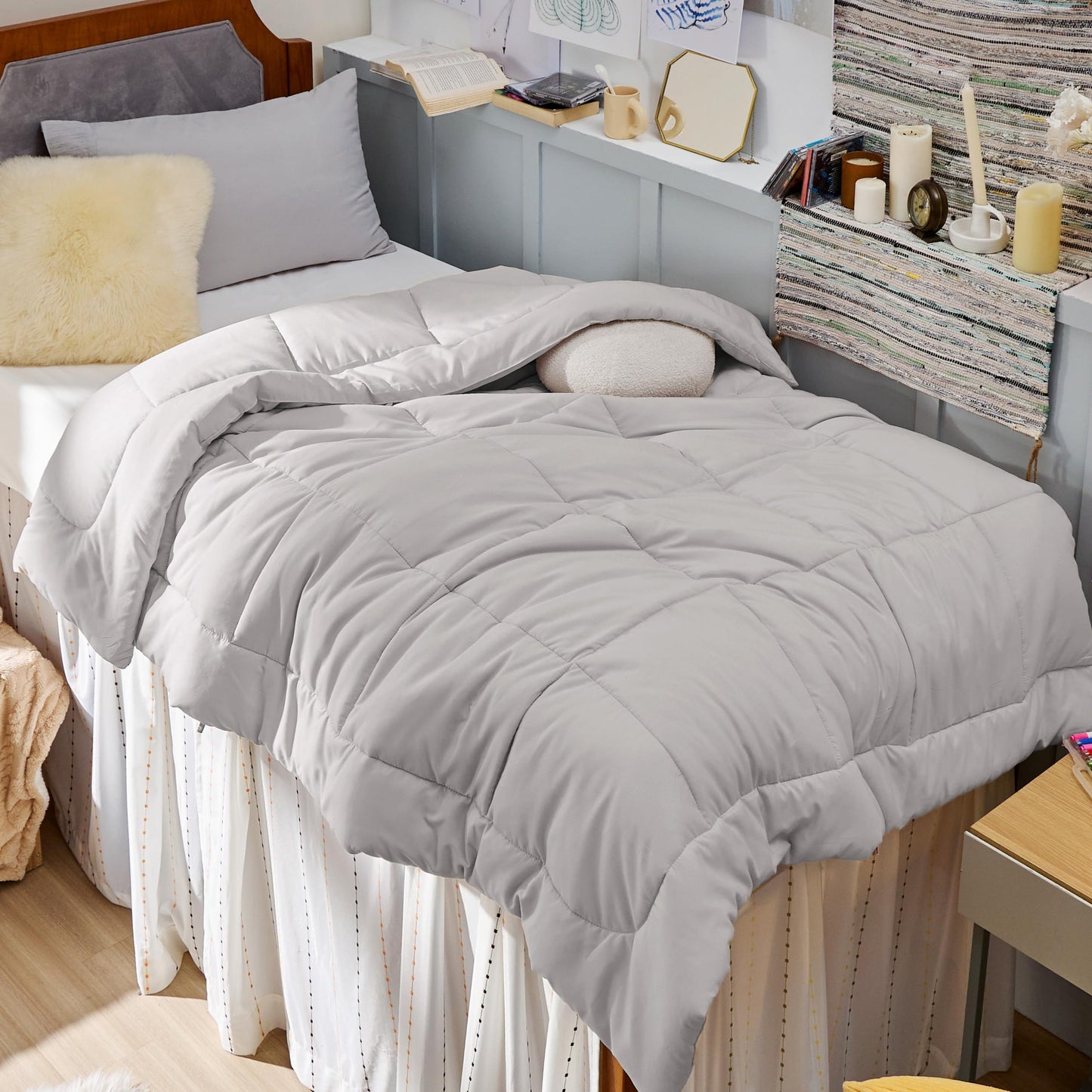 Bedsure Comforter Duvet Insert - Quilted Comforters Queen Size, All Season Duvet, GentleSoft Down Alternative Bedding Blanket, with 8 Tabs, Gifts for Women/Men, White, Queen 88 x 88 Inches
