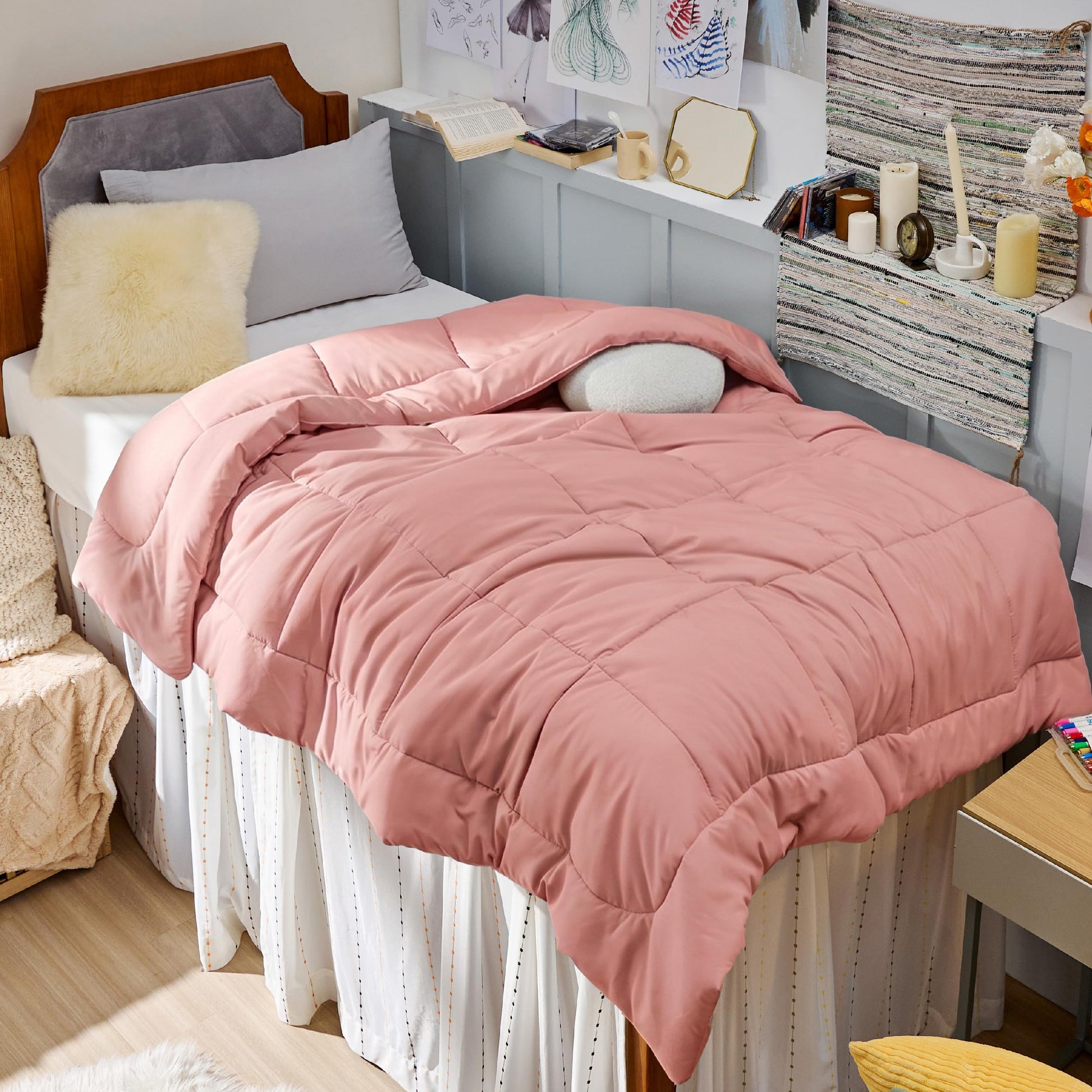 Bedsure Comforter Duvet Insert - Quilted Comforters Queen Size, All Season Duvet, GentleSoft Down Alternative Bedding Blanket, with 8 Tabs, Gifts for Women/Men, White, Queen 88 x 88 Inches