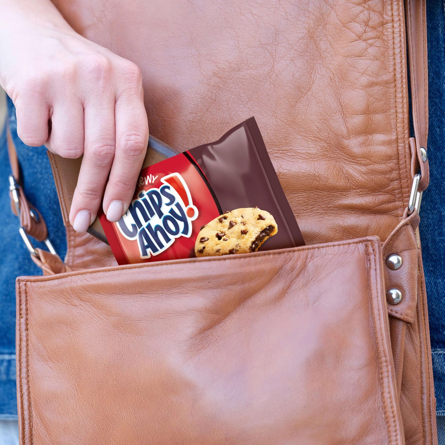 CHIPS AHOY! Cookies Variety Pack, Original Chocolate Chip, Chewy Chocolate Chip with Reese's Peanut Butter Cups & Chewy Hershey's Fudge Filled Soft Cookies, 50 Snack Packs (2 Cookies Per Pack)