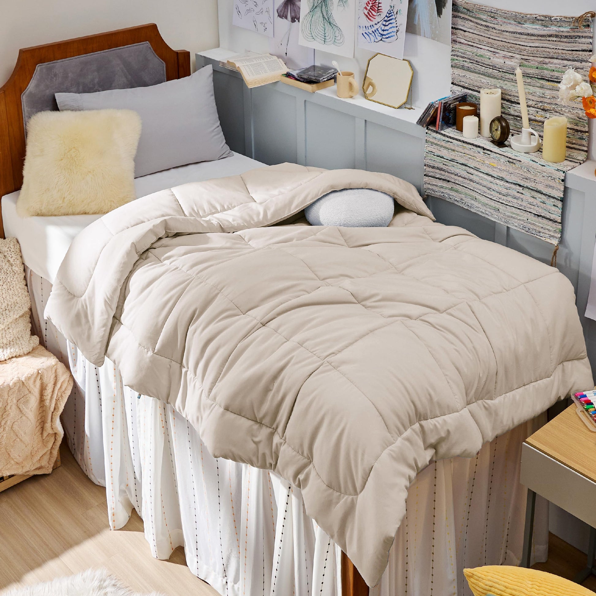 Bedsure Comforter Duvet Insert - Quilted Comforters Queen Size, All Season Duvet, GentleSoft Down Alternative Bedding Blanket, with 8 Tabs, Gifts for Women/Men, White, Queen 88 x 88 Inches