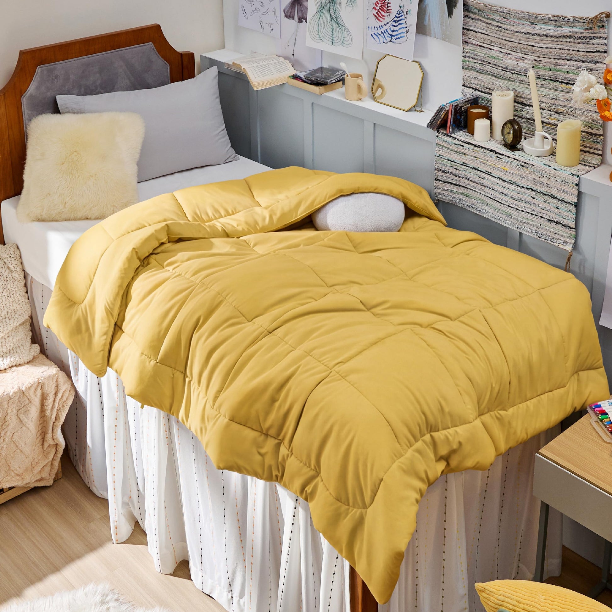 Bedsure Comforter Duvet Insert - Quilted Comforters Queen Size, All Season Duvet, GentleSoft Down Alternative Bedding Blanket, with 8 Tabs, Gifts for Women/Men, White, Queen 88 x 88 Inches